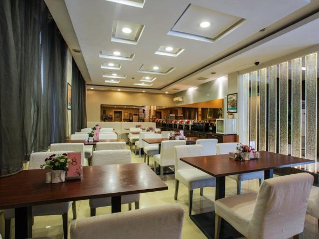 Jingjiang Maglev Station Hotel
